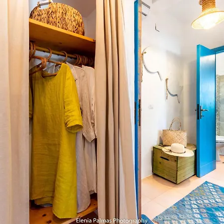 Haus In Sant Antioco Mit Ueberdachtem Parkplatz * Crisionis