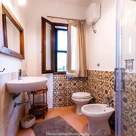 Haus In Sant Antioco Mit Ueberdachtem Parkplatz Holiday home Crisionis