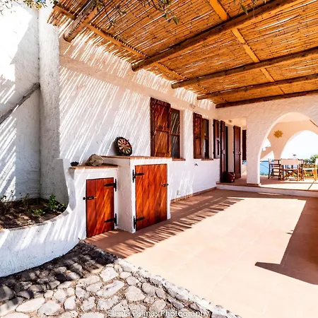 Haus In Sant Antioco Mit Ueberdachtem Parkplatz Crisionis