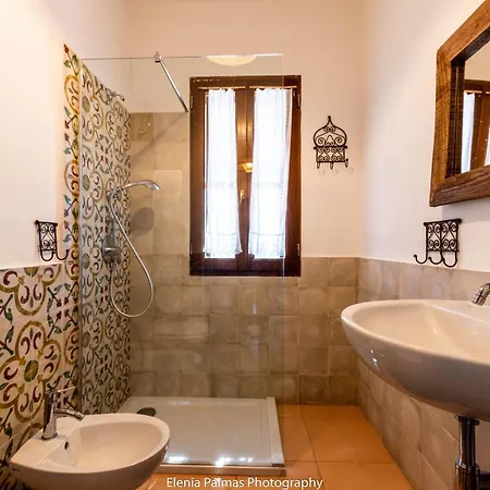 Haus In Sant Antioco Mit Ueberdachtem Parkplatz Holiday home *